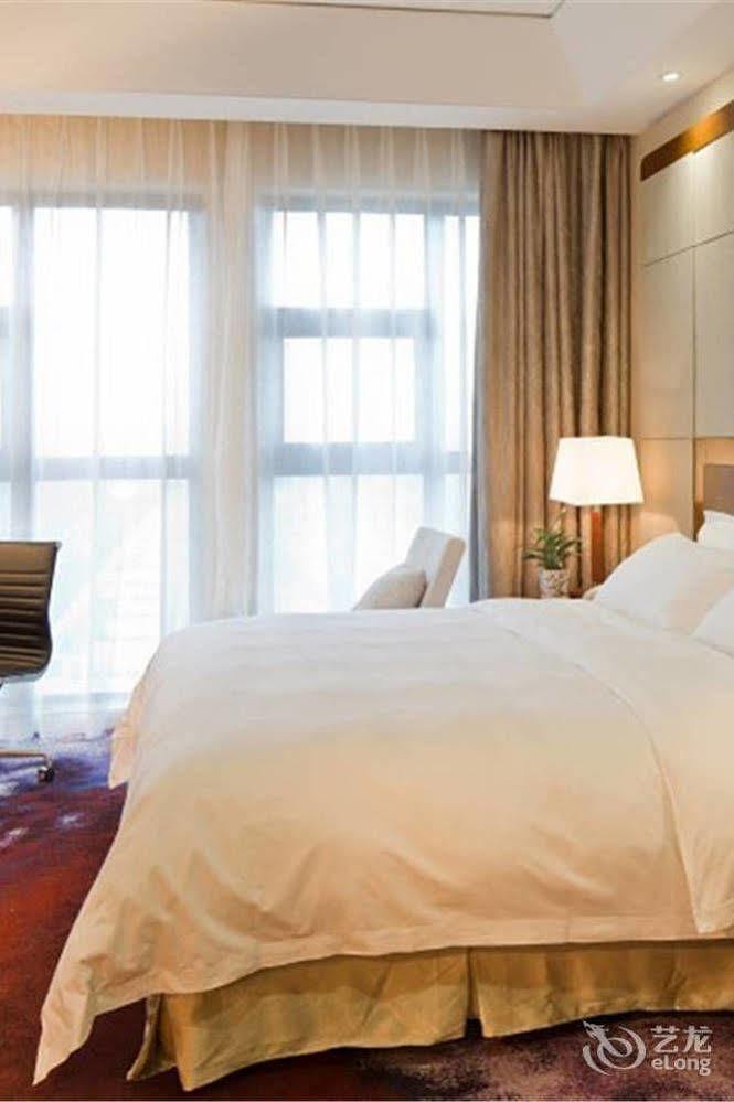 Bavaria City Hotel Beihai Extérieur photo