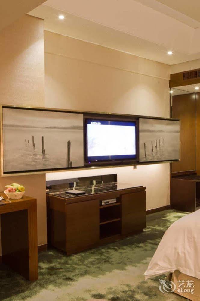 Bavaria City Hotel Beihai Extérieur photo
